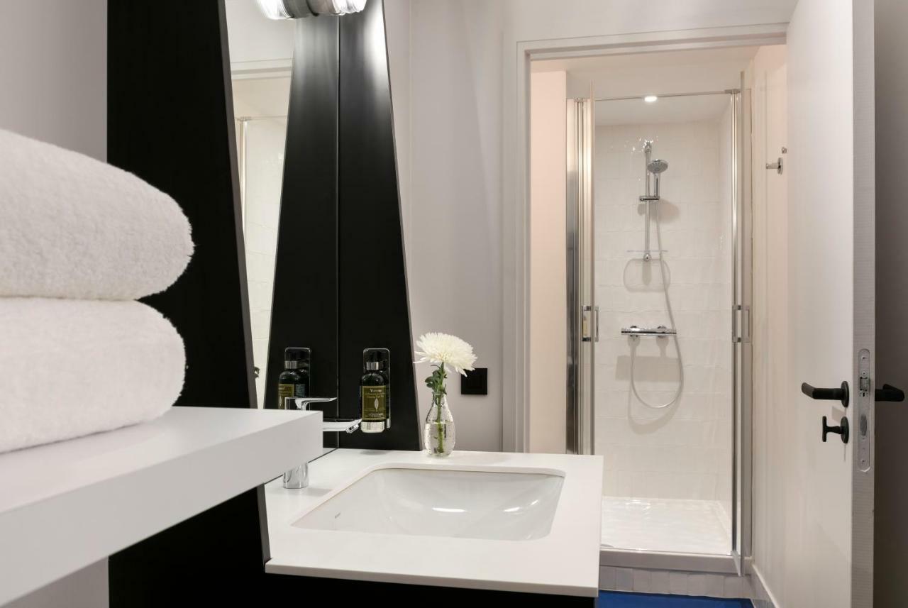 Oh La La ! Bar Bastille Hotel